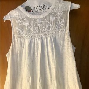 Lucky Brand white sleeveless top lace detailing